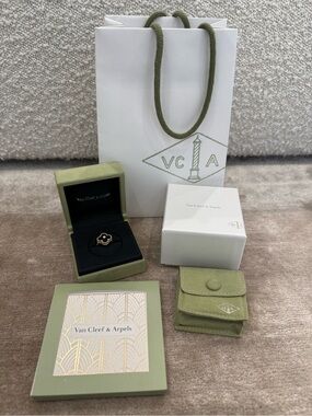 Van Cleef & Arpels Gold Oynx Alhambra Ring with Diamond
